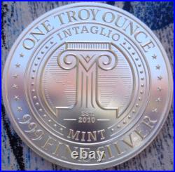 1 oz. UFO'S Over The KREMLIN Red Square round. 999 fine silver