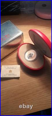 2001 Hologram Solid Silver Maple Leaf Coin By Canadian Mint. Chinese Privy Mark