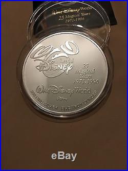 Disney World 25 Magical Years 5 Troy Oz Solid. 999 Silver Coin / Medallion Gold