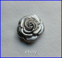Hand poured 93/94 grams, 4 piece. 999 solid silver Flower