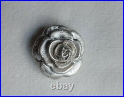 Hand poured 93/94 grams, 4 piece. 999 solid silver Flower
