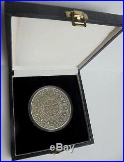 Large Heavy 5 1/2 ounce Solid Sterling Silver Coin. 168.75 grams and with case