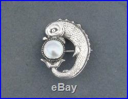 RARE CHARLES HORNER SOLID SILVER ARTS & CRAFTS FISH & PEARL BROOCH c1910