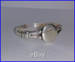 Rare 17th Century English Ladies Solid Silver Ring c1700