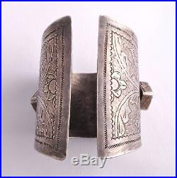 Vintage solid berber Bedouin silver bracelet Cuff
