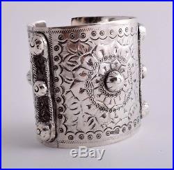 Vintage solid berber Bedouin silver bracelet Cuff / 230 gram