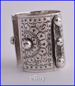 Vintage solid berber Bedouin silver bracelet Cuff / 230 gram